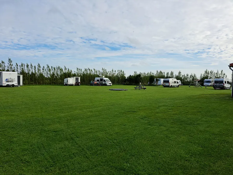 Kampeerplaats 11 met privé sanitair